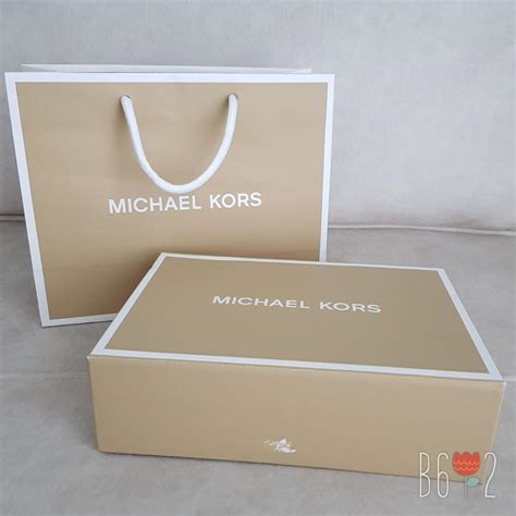 weisse michael kors box|Michael Kors.